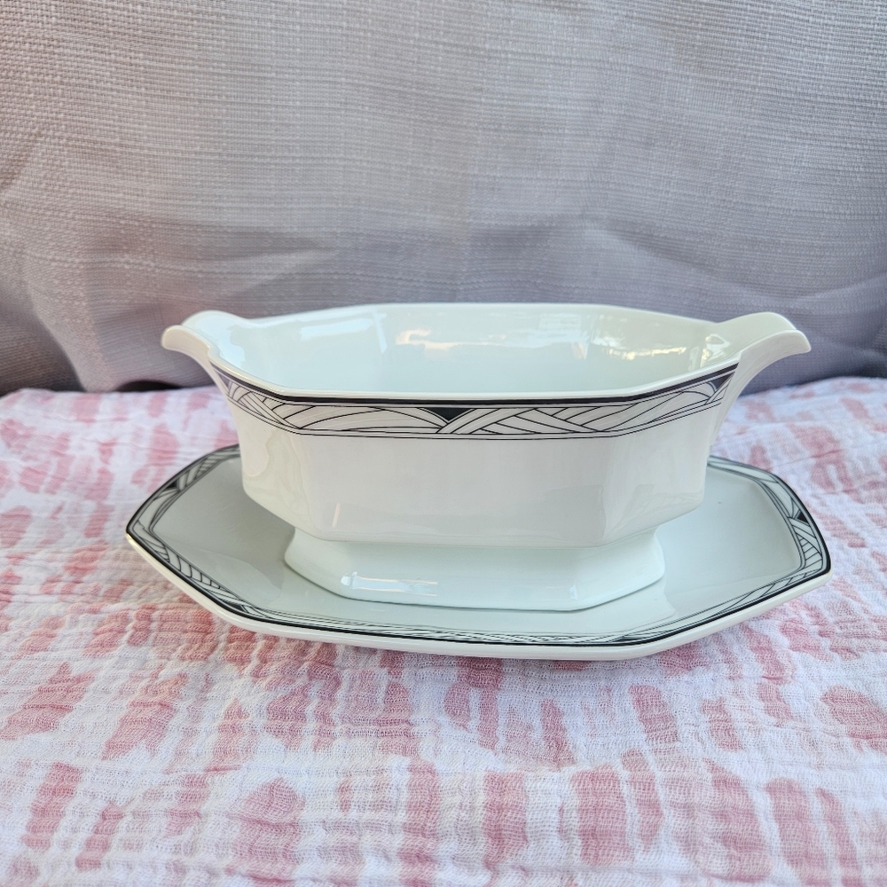Studio Nova serving dish